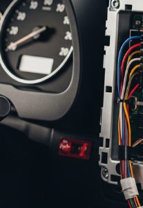 Сервісний центр Decoder: ваш експерт у світі автомобільної електроніки