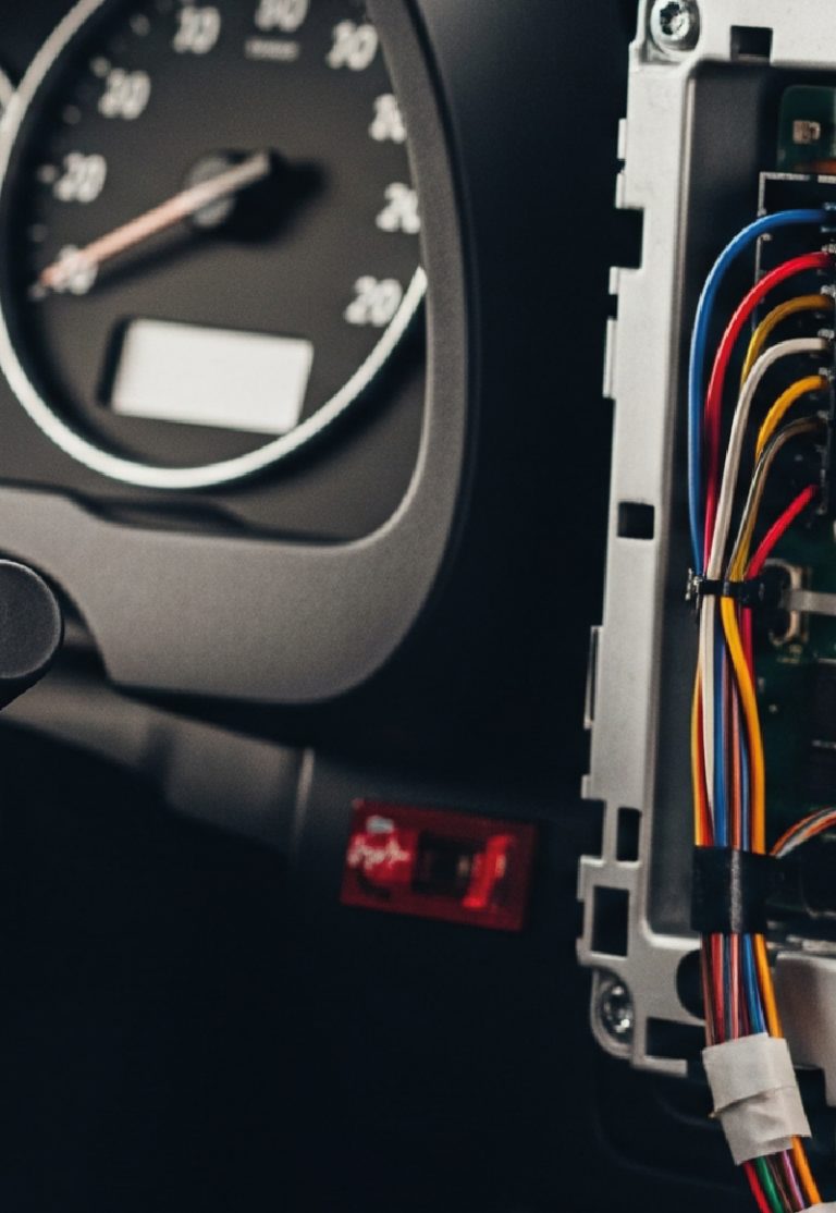 Сервісний центр Decoder: ваш експерт у світі автомобільної електроніки