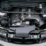 Деталі двигуна: Погляд під капот вашого автомобіля