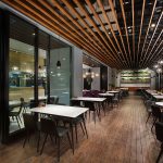 Кубообразные рейки в потолках Грильято