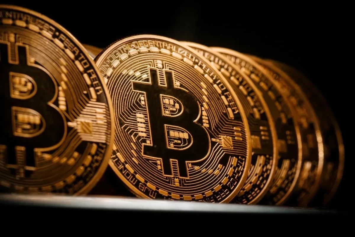Leverage Is Piling Up, Bitcoin Is Testing Resistance, and Ripple Is About to Show Its Hand